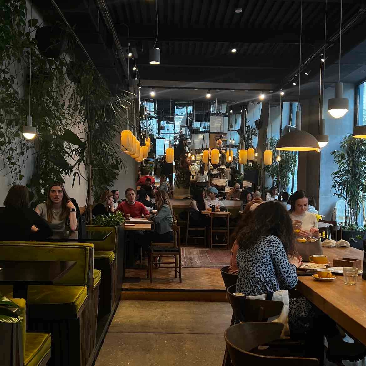 VAJ - Cafe & bakery