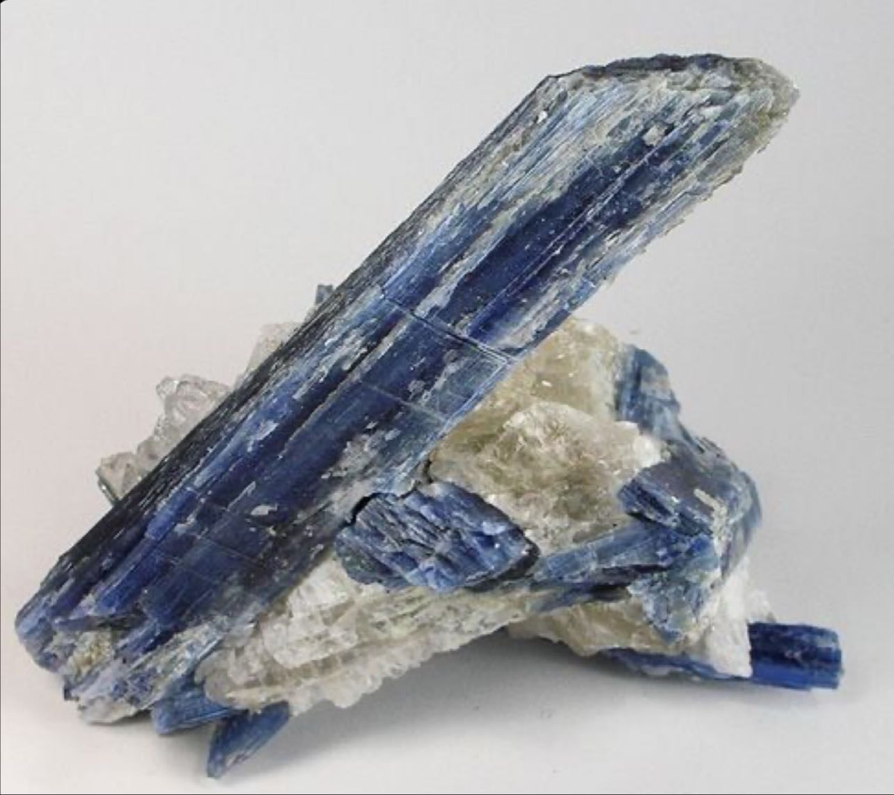 Blue kyanite - - perseverance
- dream recall
- super strong vibrations