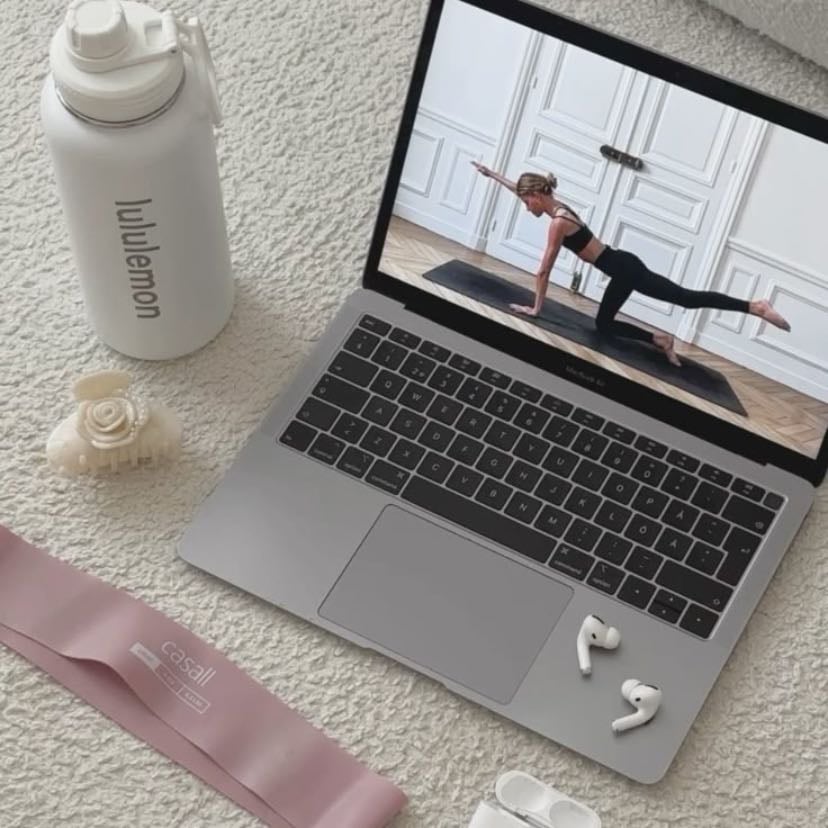 FRIDAY - abs and inner thigh pilates