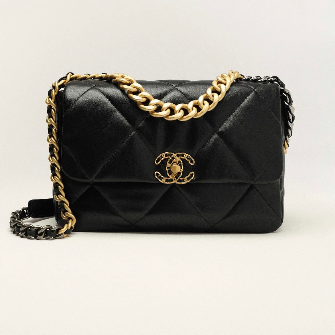 Chanel 19