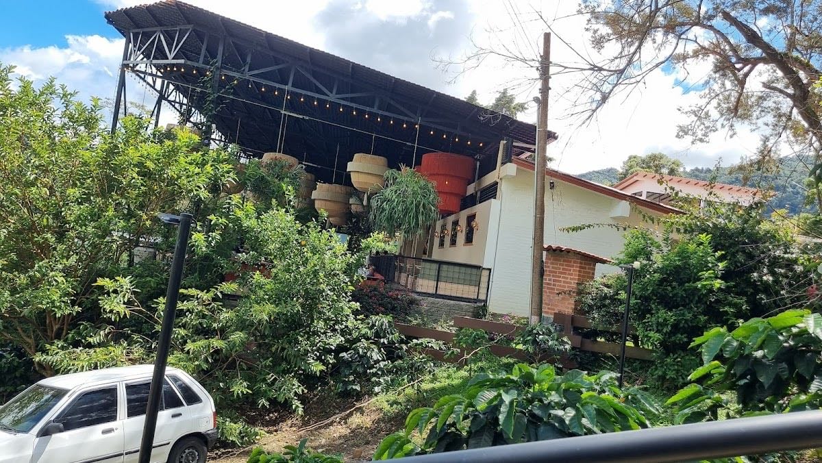 LA PARLA RESTAURANTE DAPA