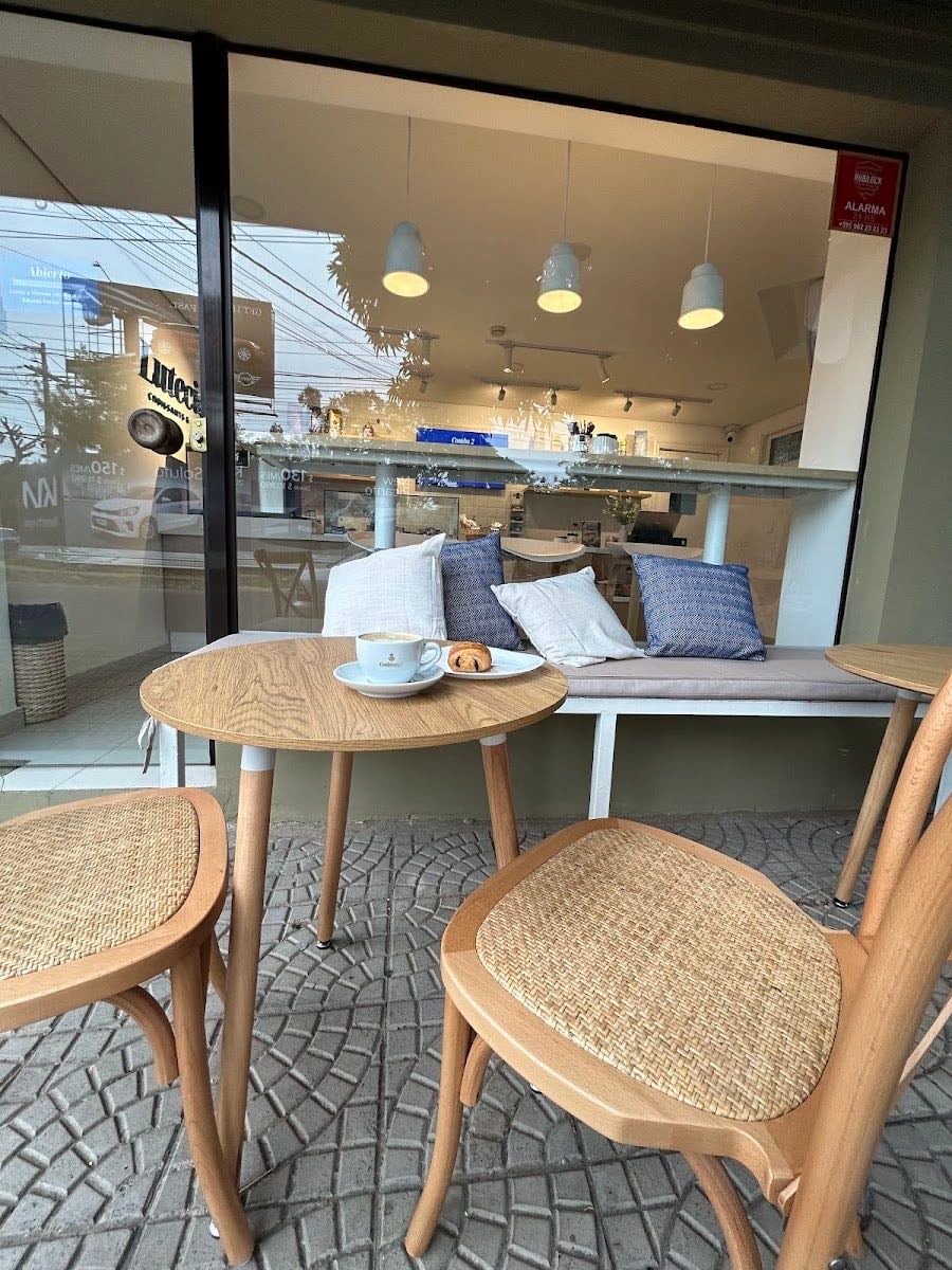 Lutecia Croissants & Café - ★★★★☆