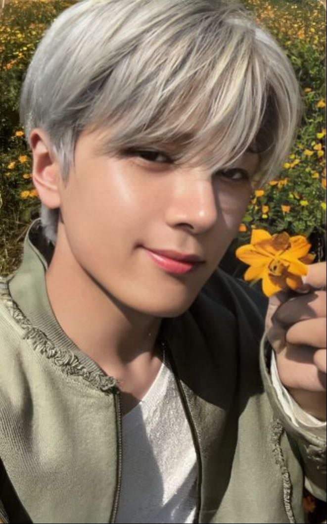 Orange Blood - Weverse ver.