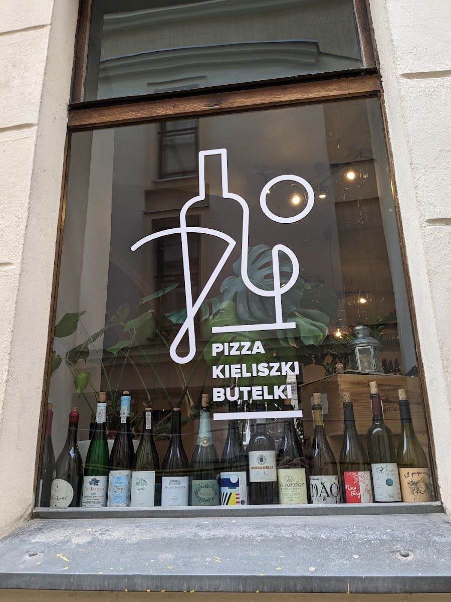Pizza Kieliszki Butelki - pizzeria i winiarnia