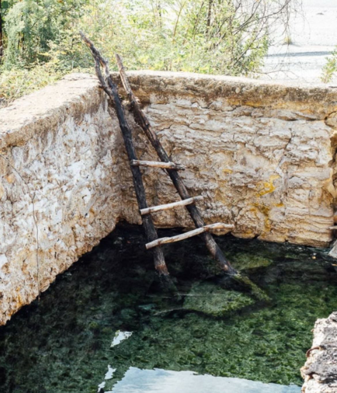 Sarandaporo baths - Abandoned thermal springs north of Greek border