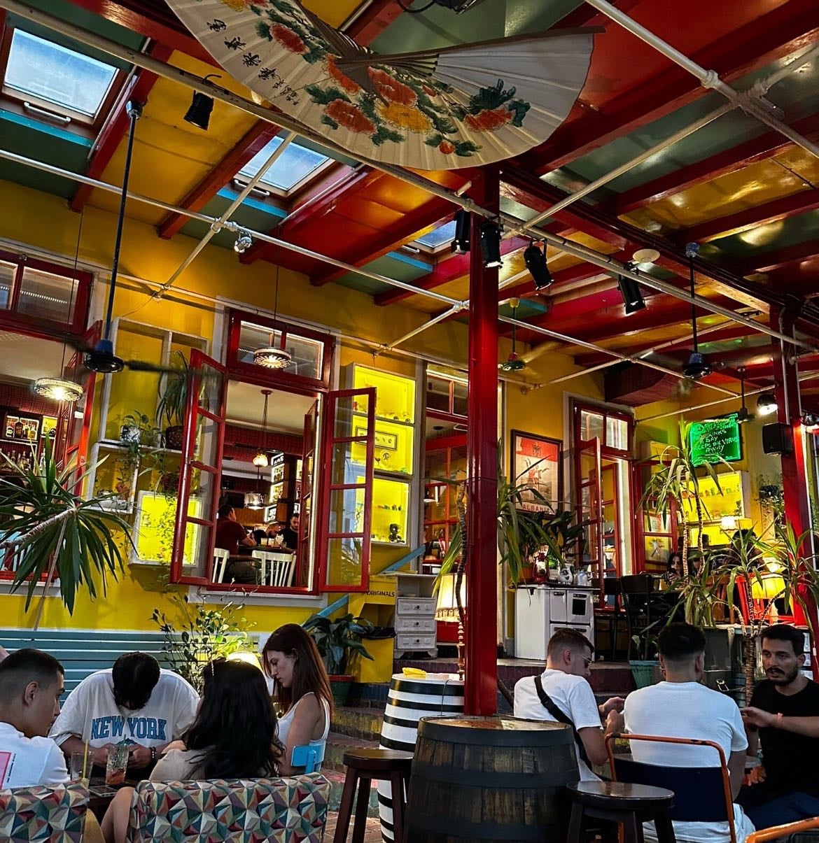Radio bar Tirana