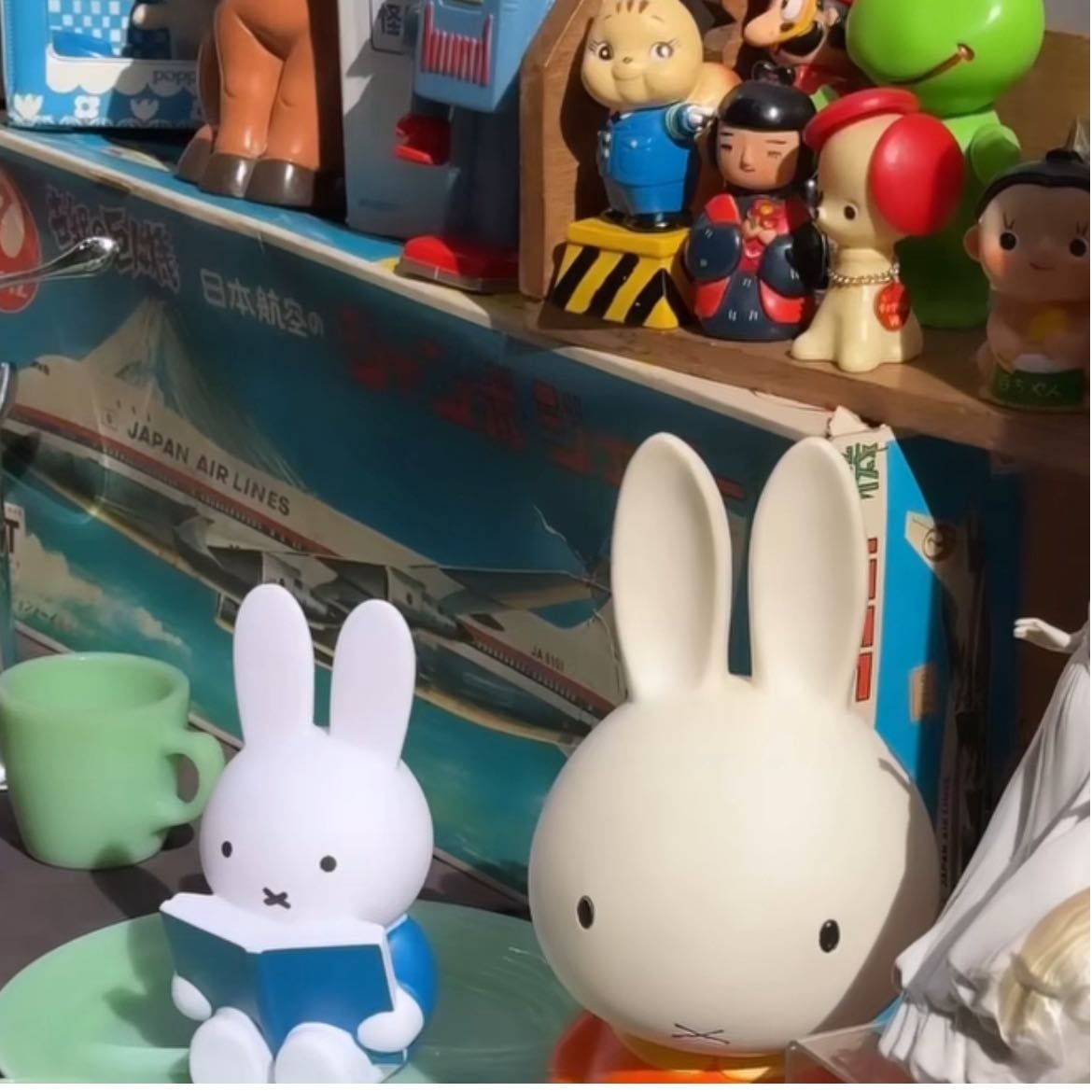 Oedo flea market - Vintage clothes, toys, houseware, prints, kimonos and more