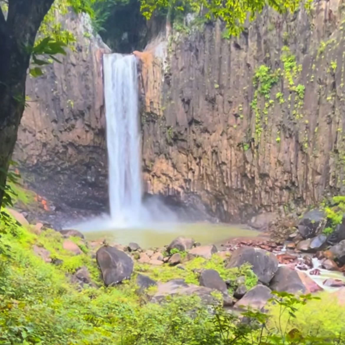 Naena falls