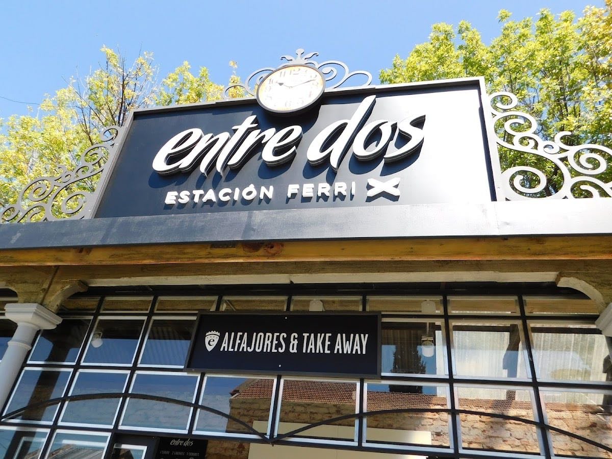 Entre Dos Alfajores Premium Tienda y Cafetería Estación Ferri