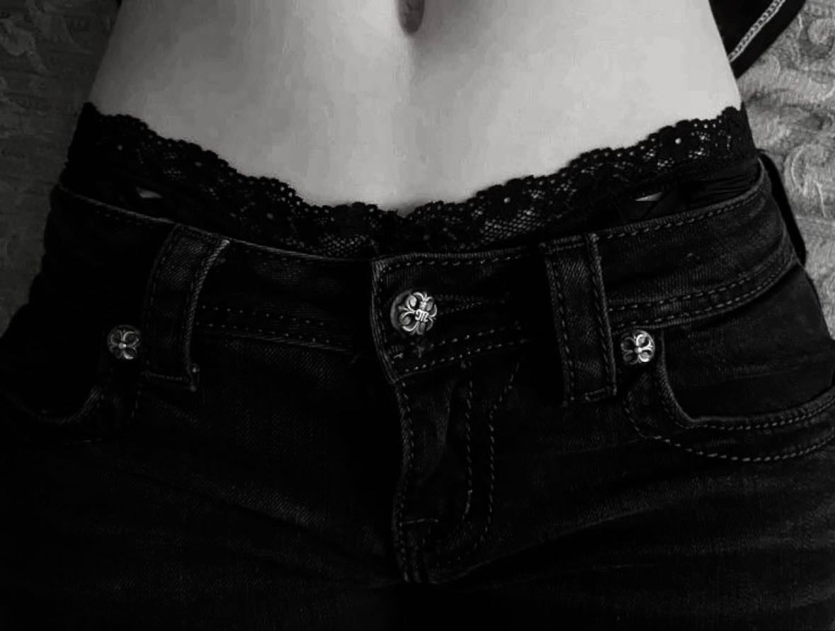 Encaje - Usándolo para combinar con jeans, blusas o vestidos dentro de los outfits.