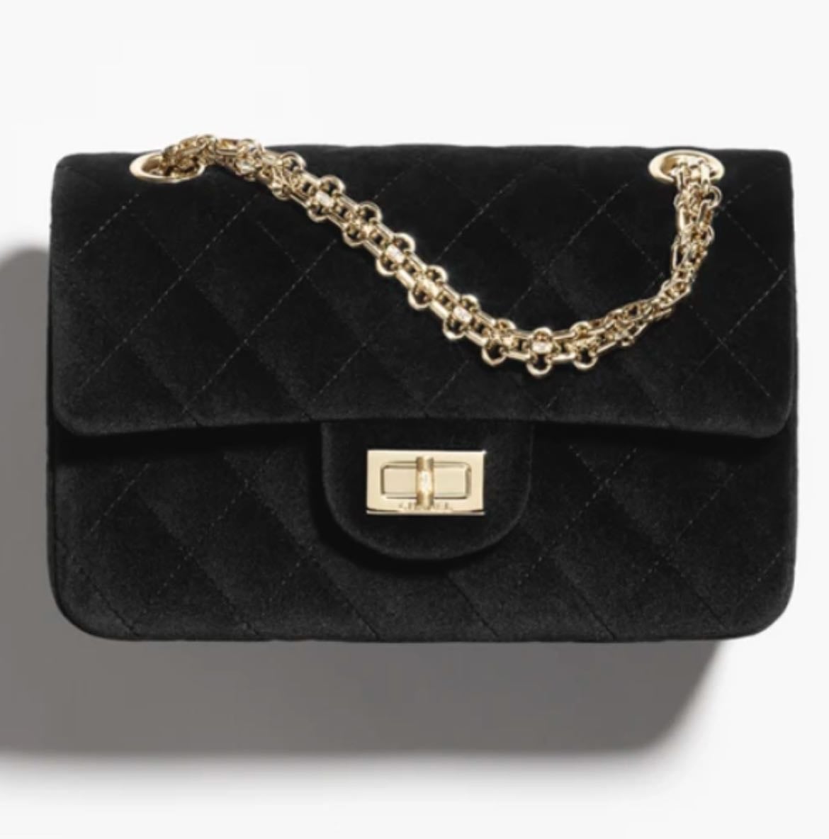 Bolso mini 2.55 - Terciopelo, strass y metal plateado.
Negro y cristal.
€6700