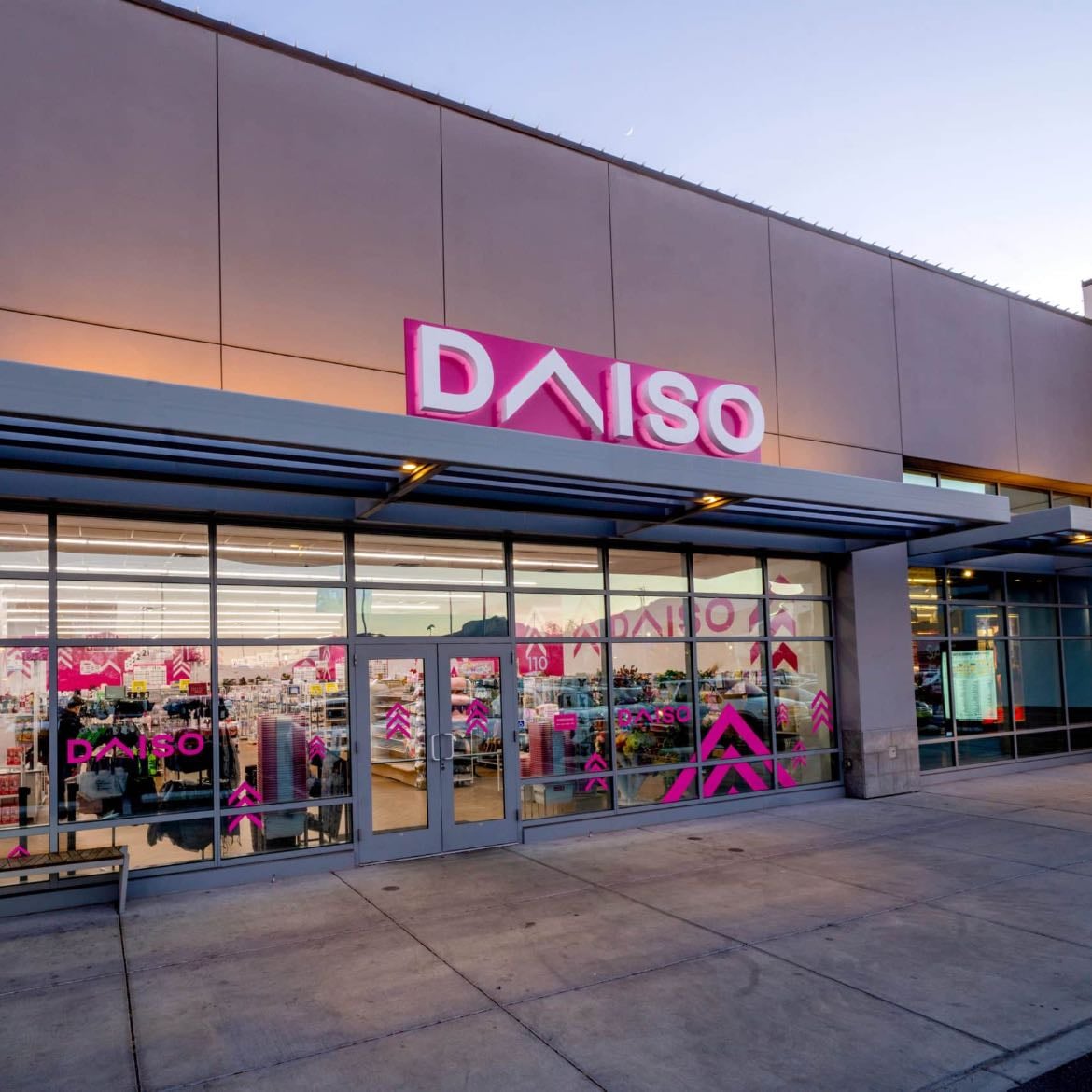 Daiso - ¥100 +