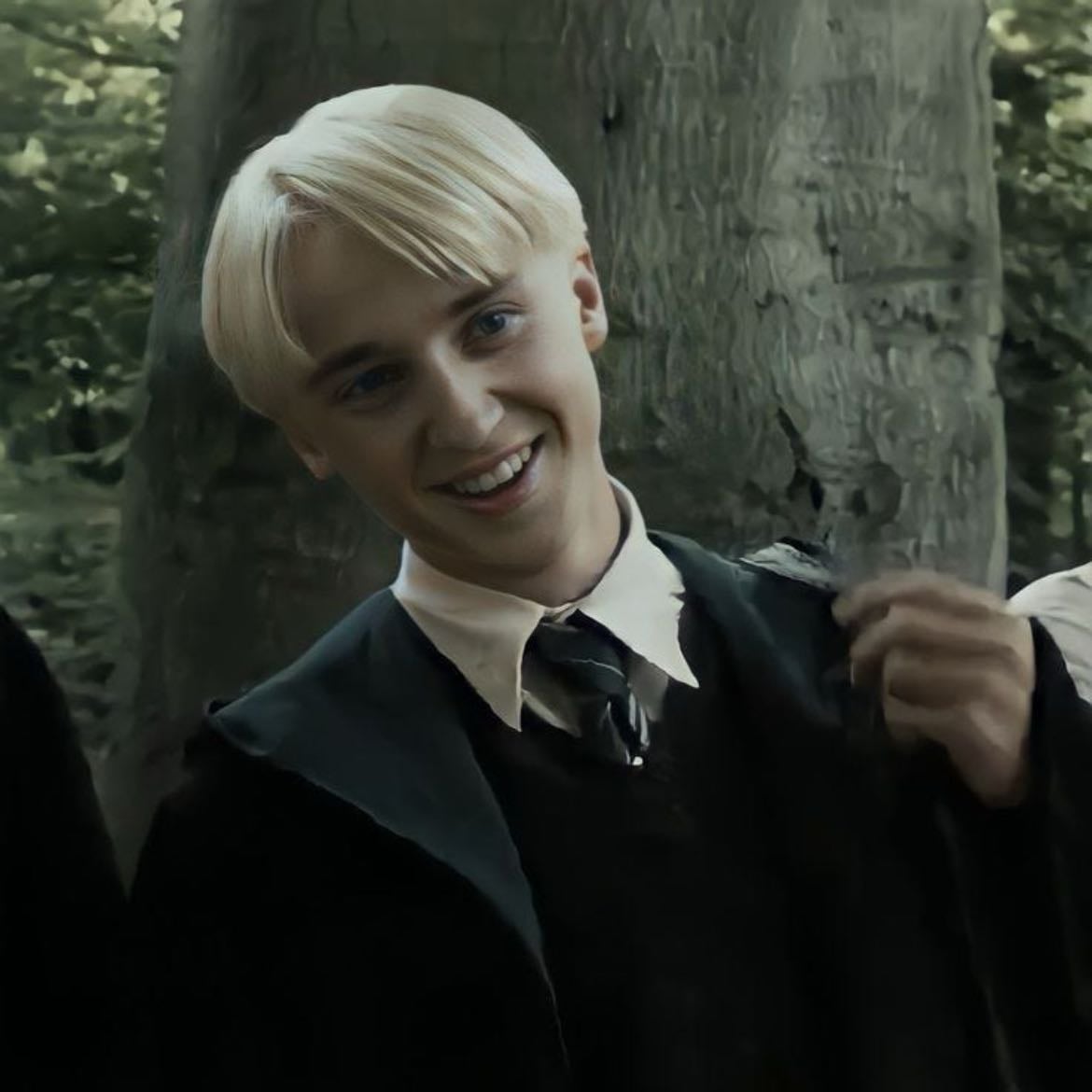 Draco Malfoy - He has gay energy