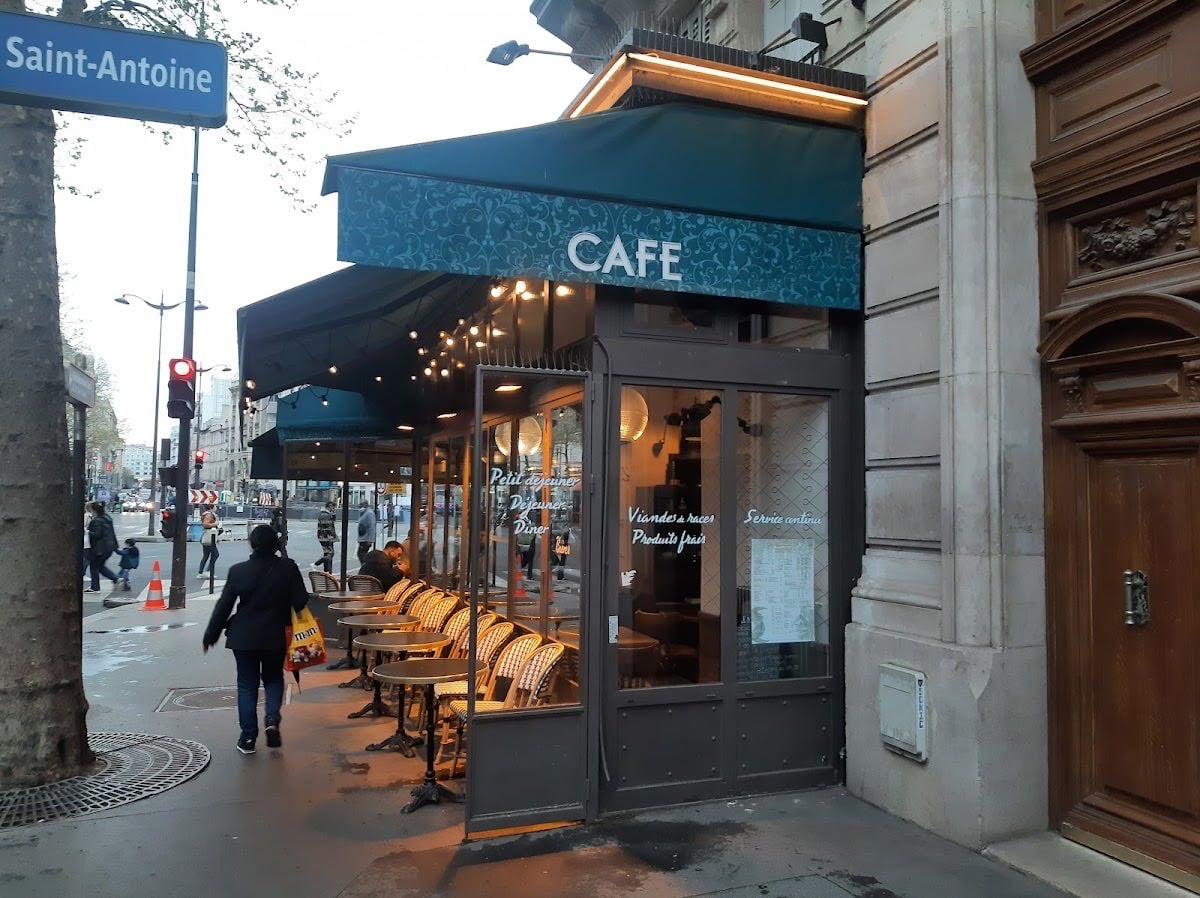 La Parisienne Du Faubourg