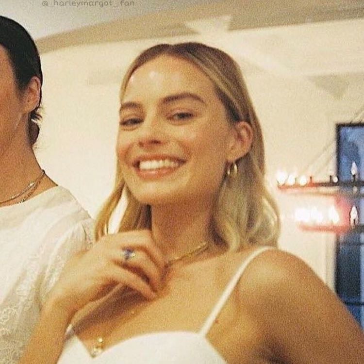 margot robbie ☆