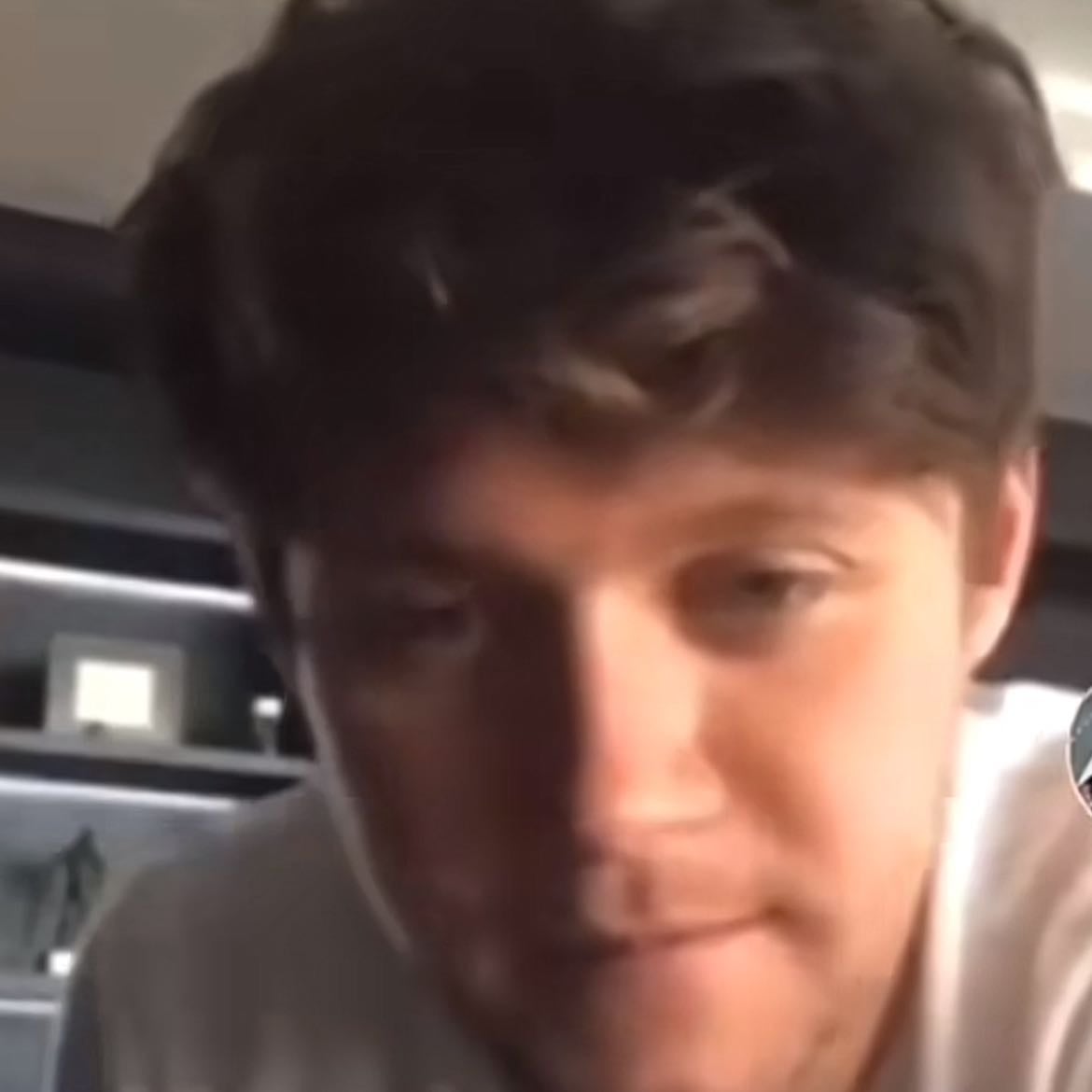 niall - - " your hair looks so fluffy " thats floofy to you. the names floof "