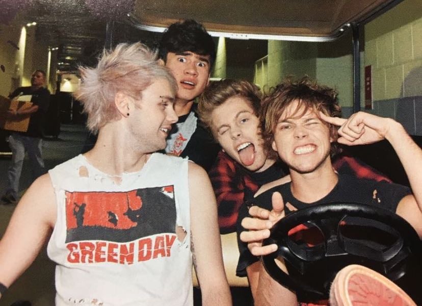 Favs of 5 Seconds of Summer🌹✨