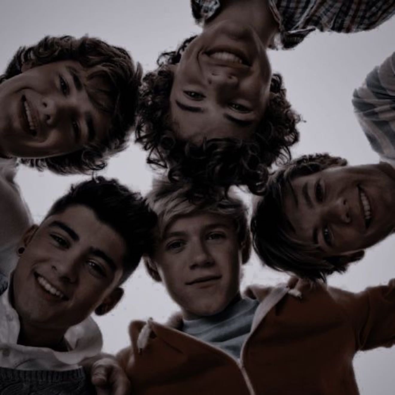 1D πΈ - Artist