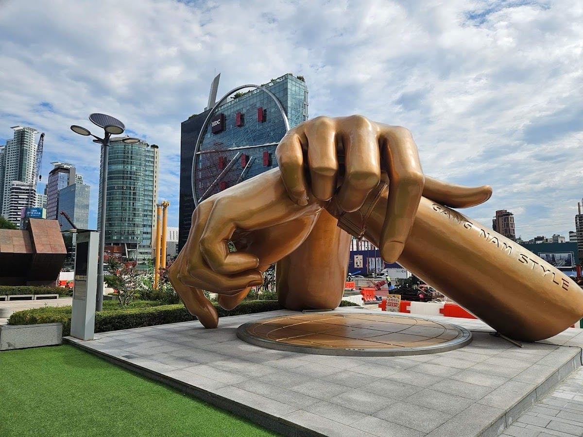 Gangnam Style Sculpture
