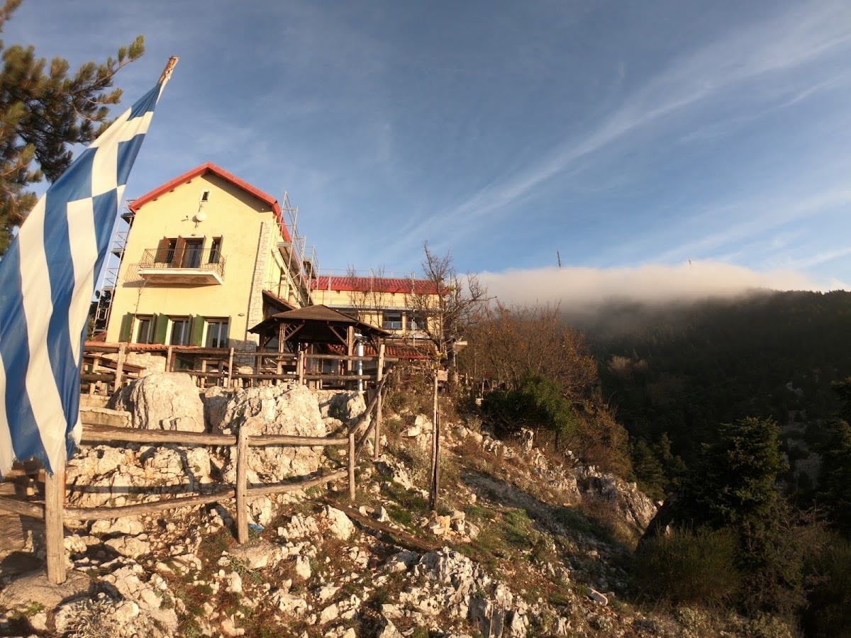 Mpafi Refuge - Parnitha Mountain Refuge - Half an hour, on mountain Parnitha, you can take a walk with deers on the mountain, and eat at the refuge; You leave the car and take the aerial tramway