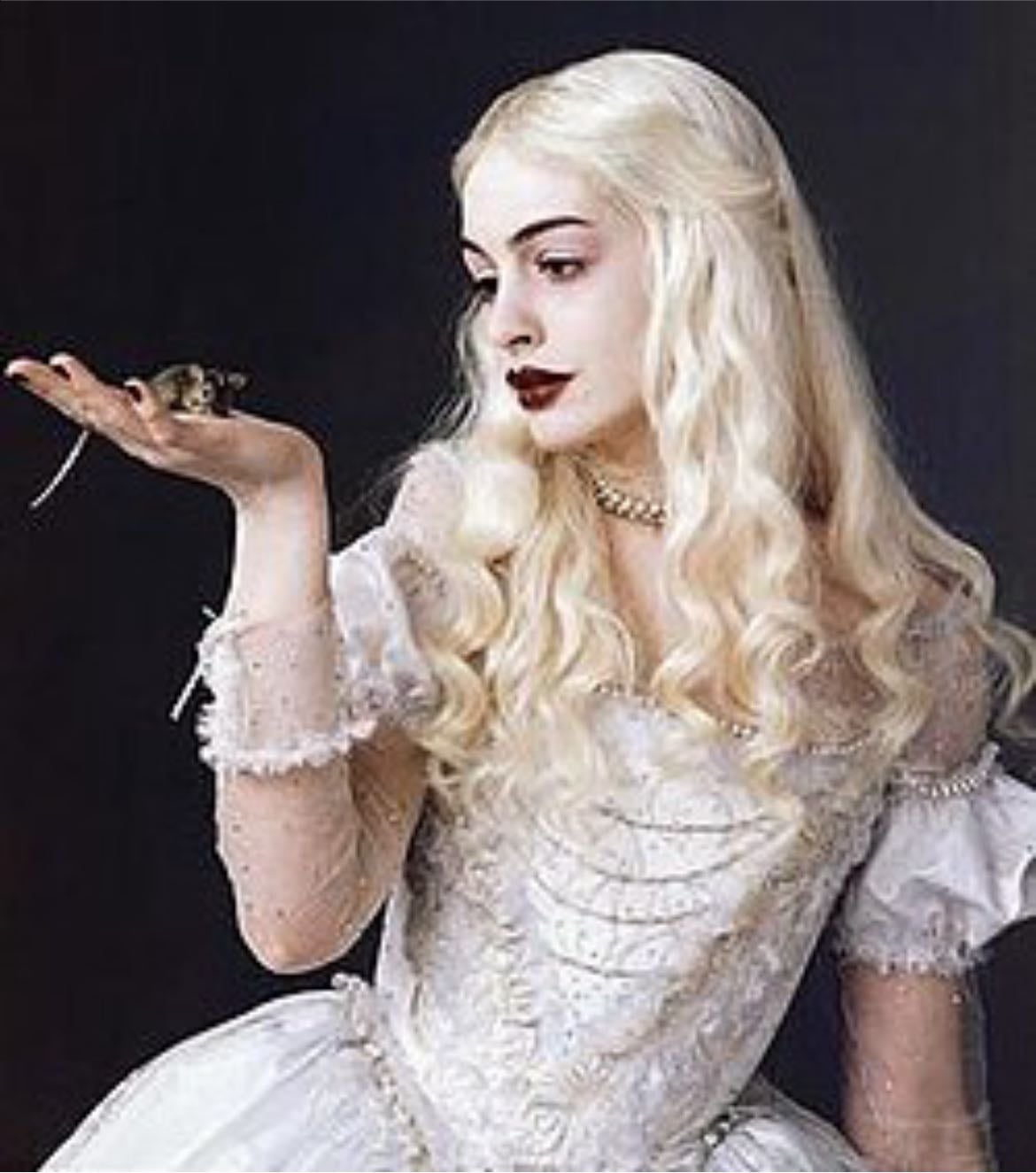 alice in wonderland white queen