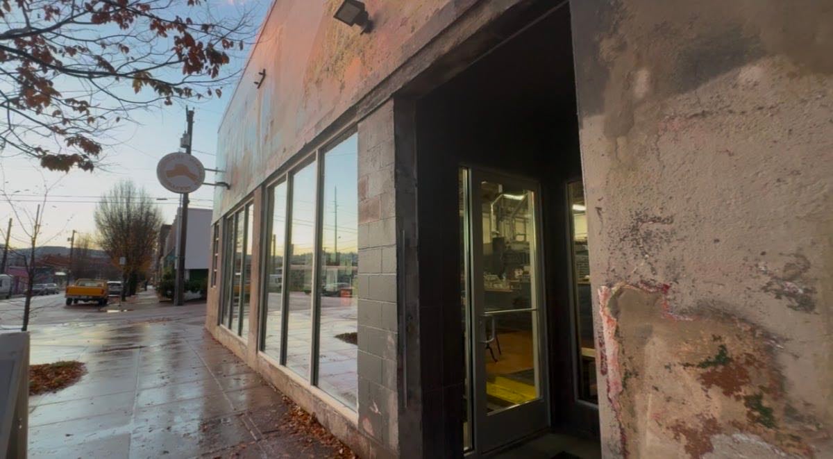 Dos Hermanos Cafe
