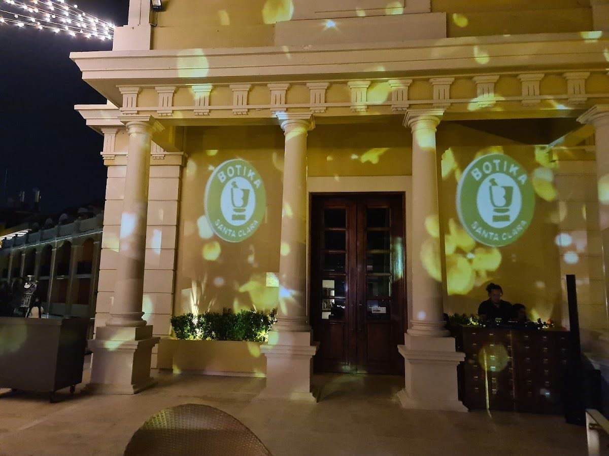 Botika Santa Clara Bar