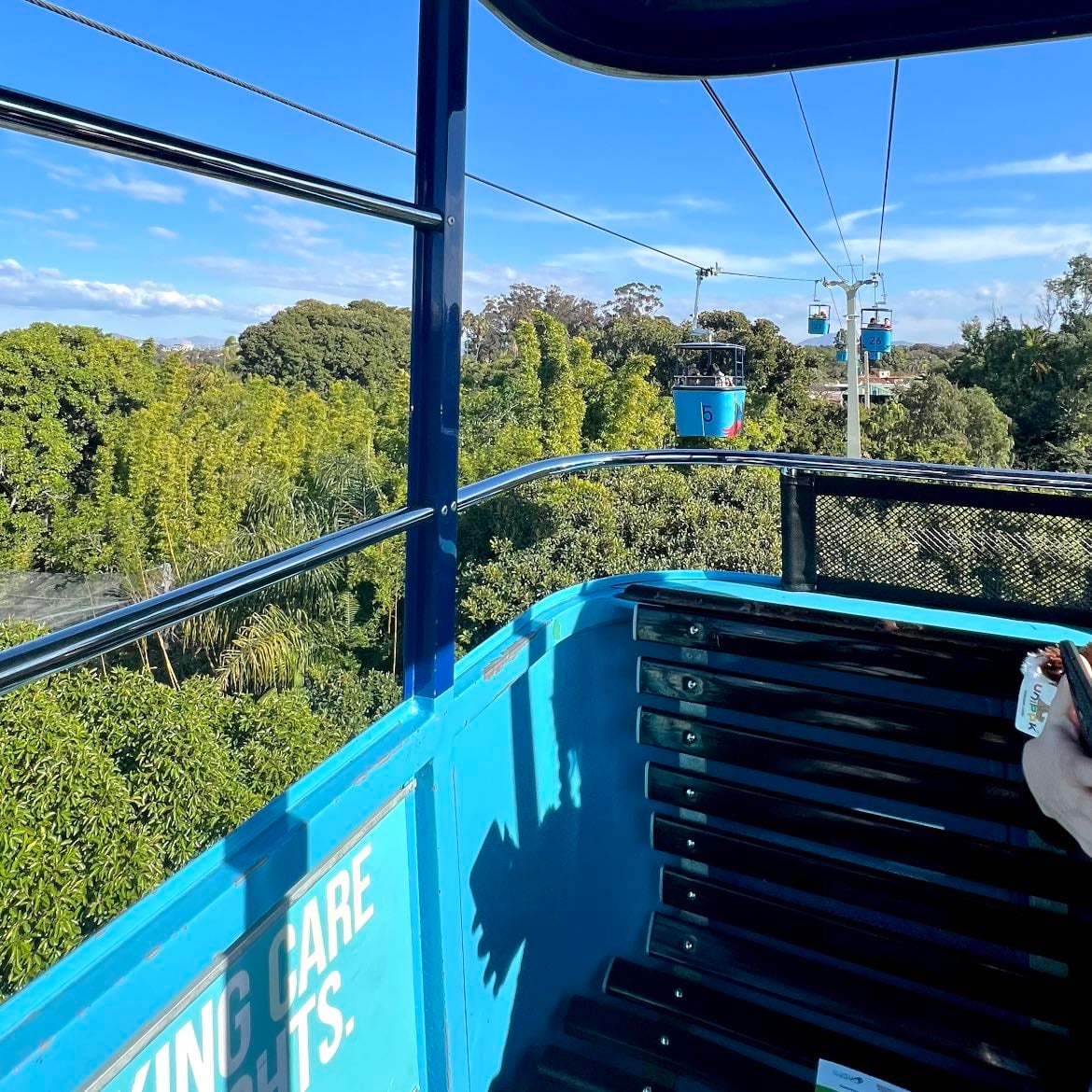 TELEFÉRICO - ver desde arriba el zoo y san diego down town por unos minutos hace que mejore la experiencia✨