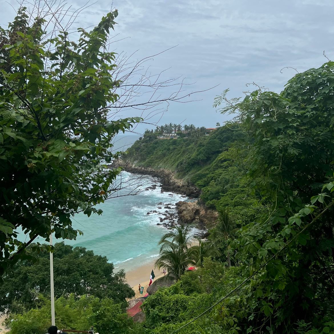 PLAYA CARRIZALILLO - demasiadas escaleras para bajar pero la vista que tienes en el trayecto es súper bonita vale muchísimo la pena