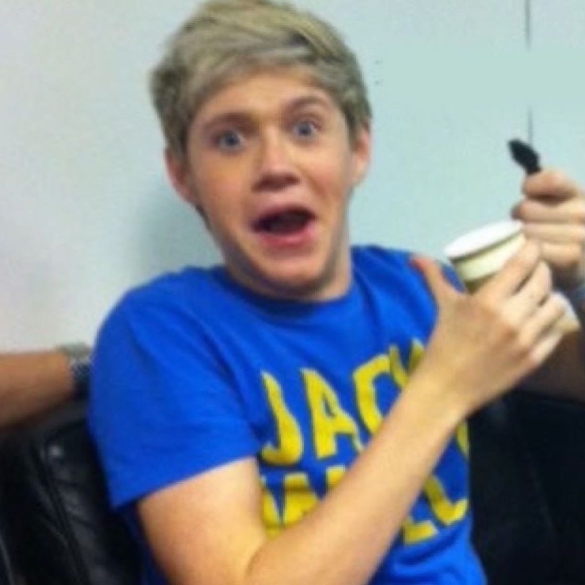 Nialller - Heโs so freaking cute in this picture
