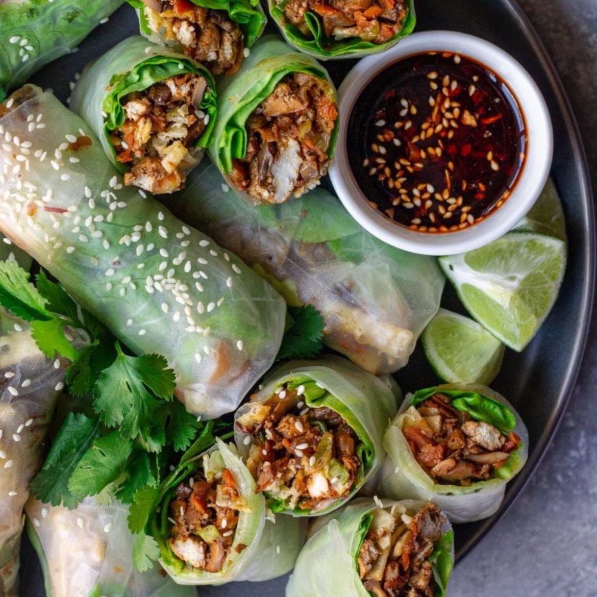 Rollitos vietnamitas - Papel de arroz, lechuga, verduras y pollo