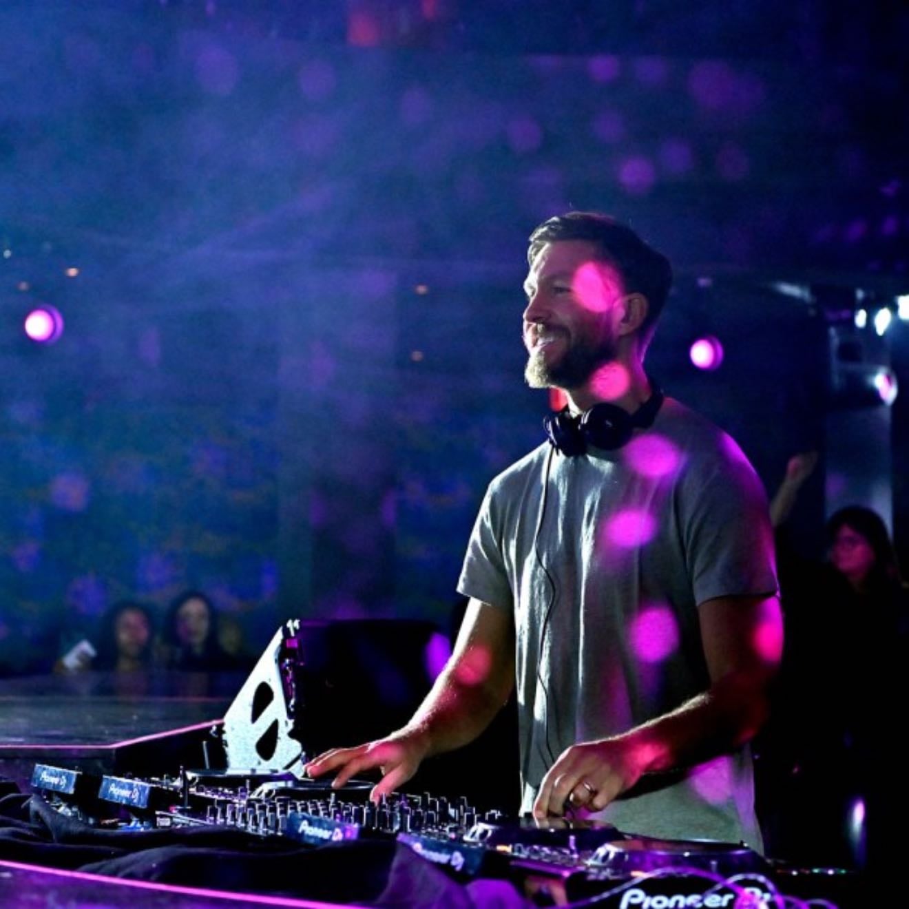 For Treadmill or Running: Rhythmic & Medium-High BPM - Why: Running at a steady pace pairs well with music matching your cadence (~150-180 steps/min) improving rhythm and endurance (Bood et al., 2013).
Try: Steady EDM, house, or pop tracks with consistent beats.
Example: Calvin Harris or Avicii classics.