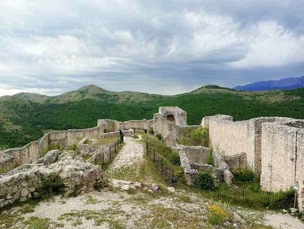 Castello di Bominaco