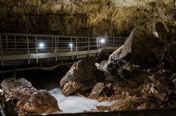 Stiffe Caves