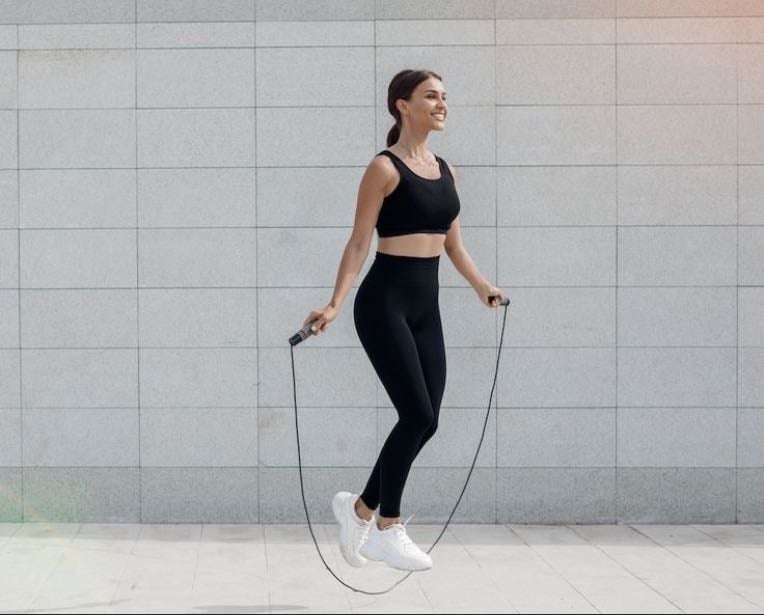 Jumping ropes - 1 min