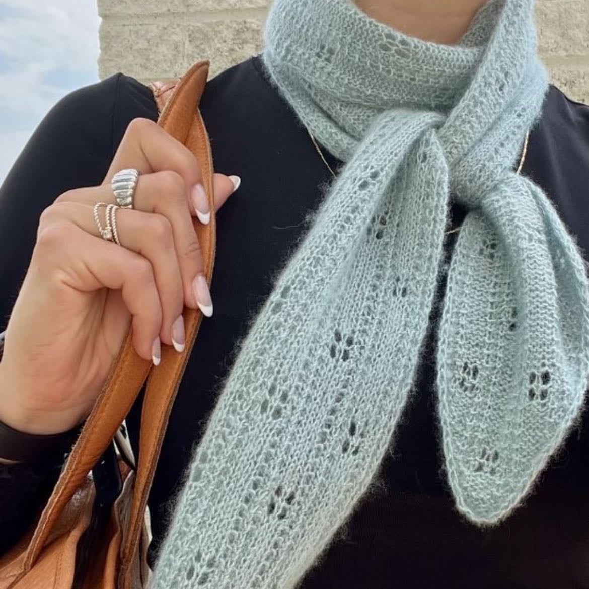 Knit mini cashemere scarf