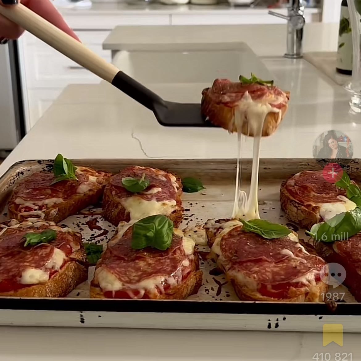 pizza toast