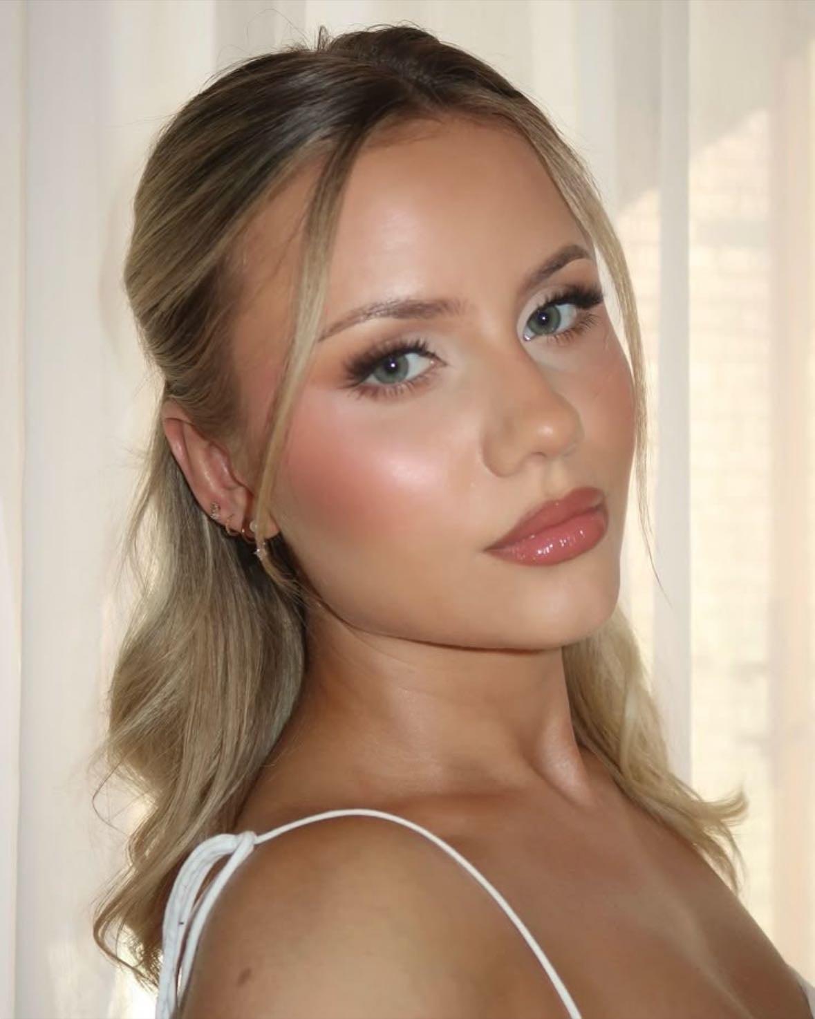 rosy/dewy makeup