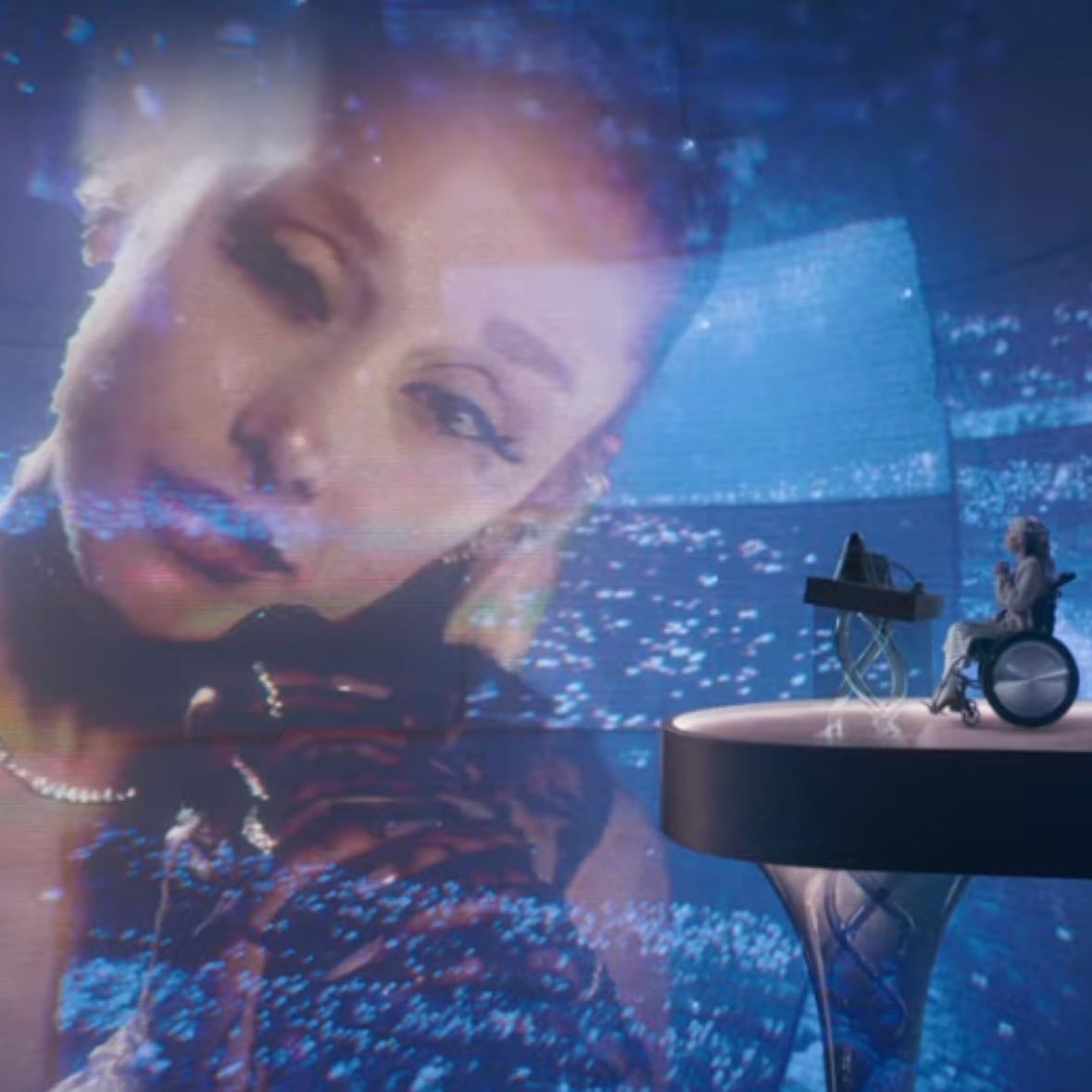 dandelion performance - popstar Ari made a return!! and hopefully this is a you hint?!