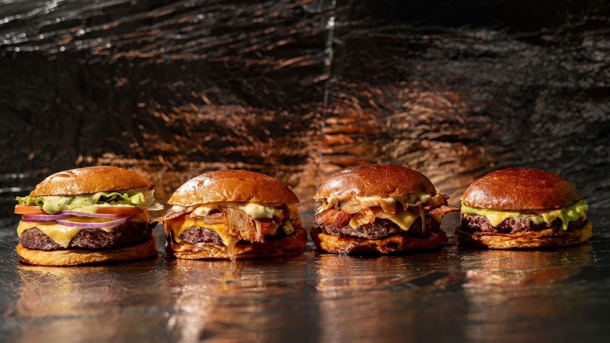 What a Mess Burger Club - deliiiiicia e custo benéfico ótimo, mas atendimento péssimo