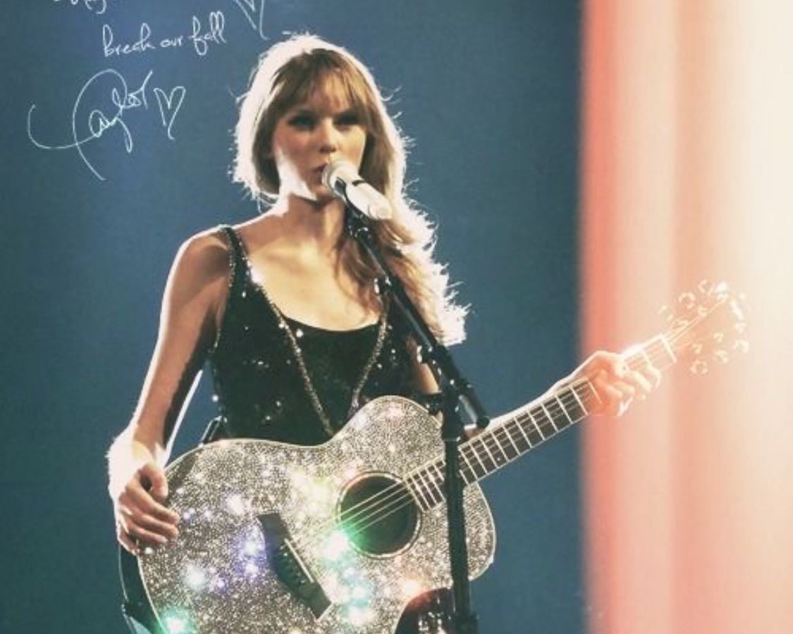 taylor songs from each album 馃挄 - Music hypelist by helado (taylor鈥檚 version)
