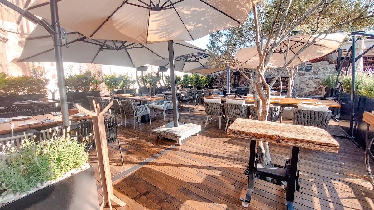 Atrio Restaurant & lounge