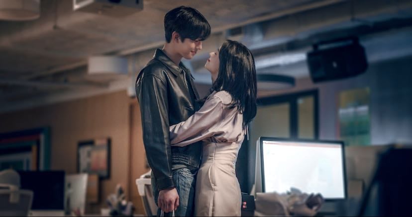 🇰🇷 A Time Called You - NETFLIX · 12 ep · 2023 · Fantasy/Drama