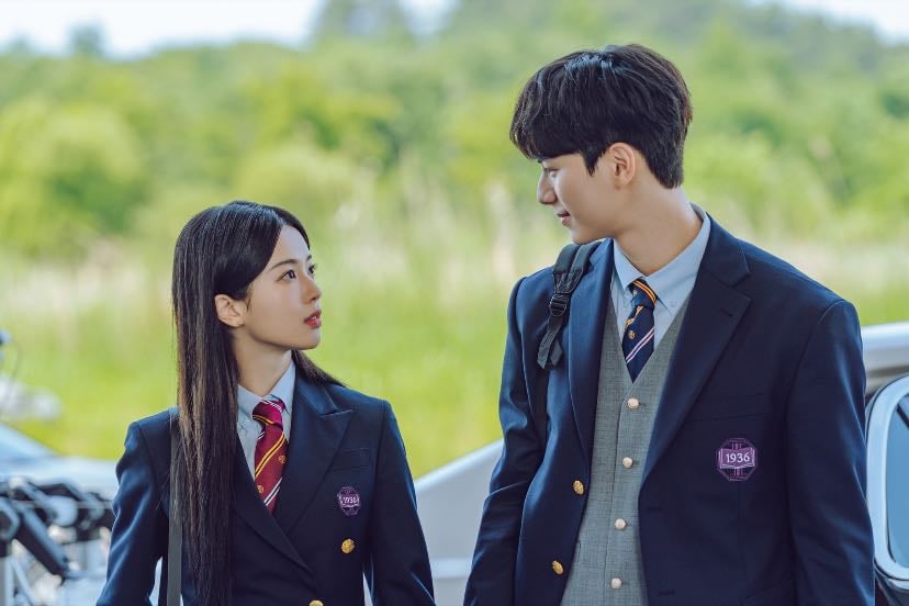 🇰🇷 Hierarchy - NETFLIX · 7 ep · 2024 · Romance/Mystery