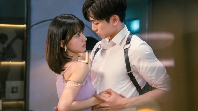 🇨🇳 Embrace in the Dark Night - YOUKU · 24 ep · 2024 · Romance/Drama