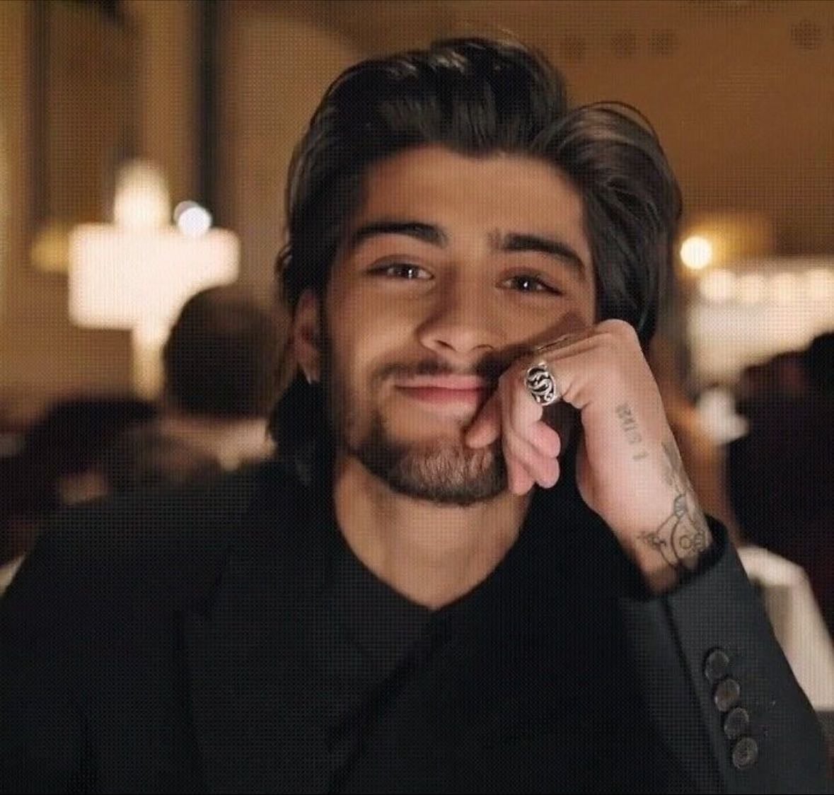 Zayn - 🫣