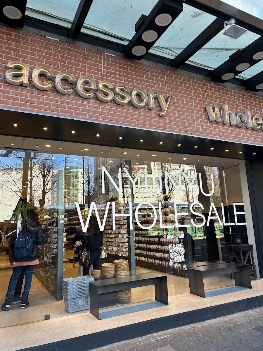 Nyunyu Wholesale Dongdaemun