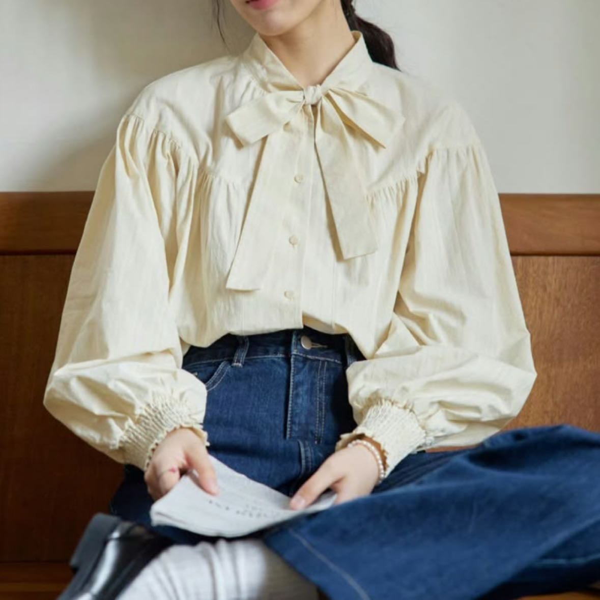 πππππ πΈ - Puffy sleeve blouse and jean combo