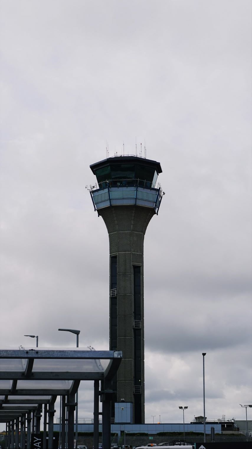 OGG airport - depart at 9:35pm to LAX