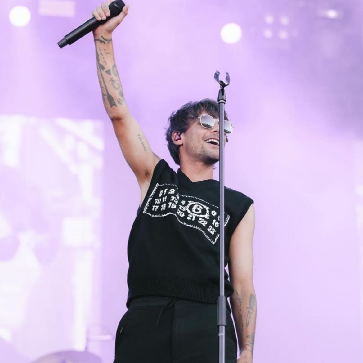Louis - I love them all be he is so funny and kind and I relate to him a lot π
